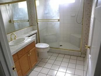 3rd image of 2128 W Oxford Way