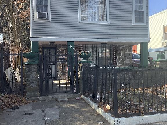 2nd image of 3305 Bronxwood Avenue
