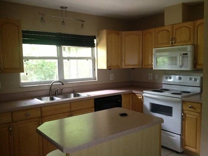 2nd image of 801 Buckie Dr