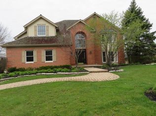 28722 N Sky Crest Dr, Mundelein, IL 60060