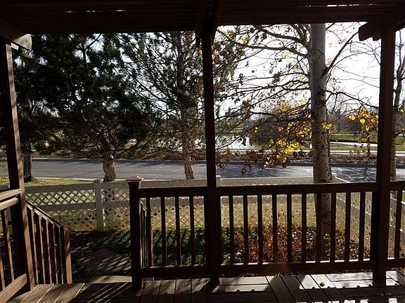 11148 Longview deck