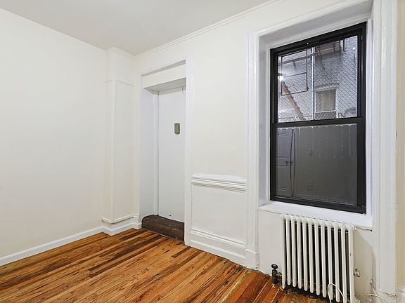 4th image of 34 Saint Marks Pl APT 2A