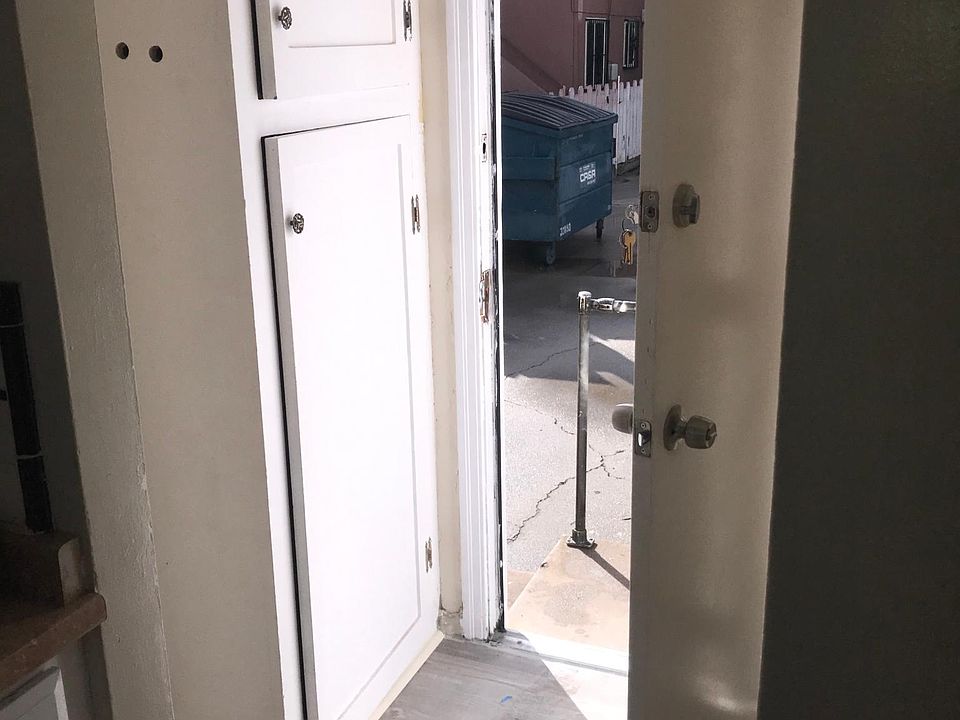 1st image of 9462 Los Angeles St