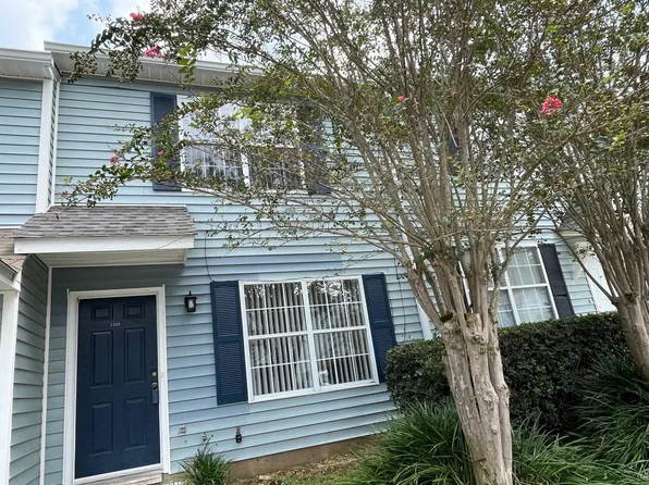 2205 Timberwood Cir S, Tallahassee, FL 32304