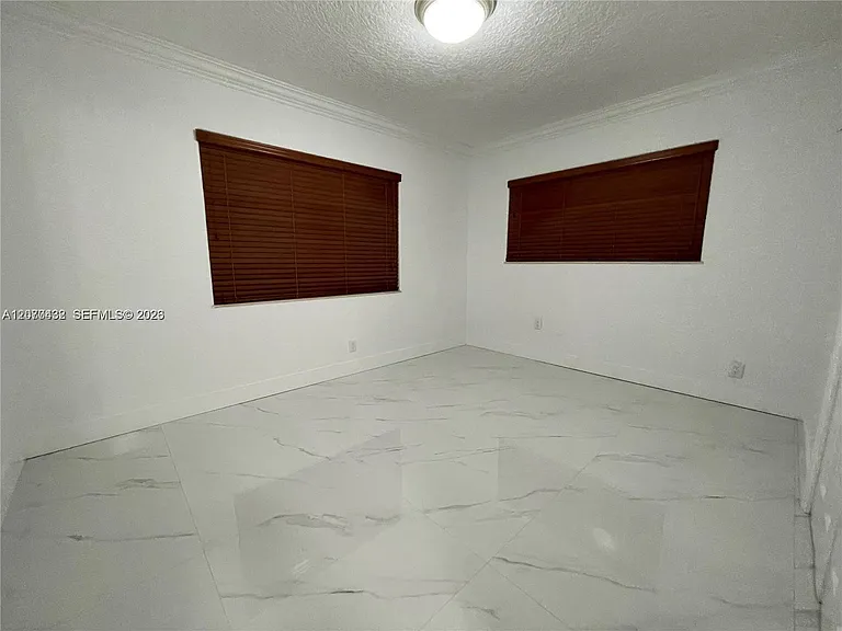 6102 SW 13th St — Photo 8