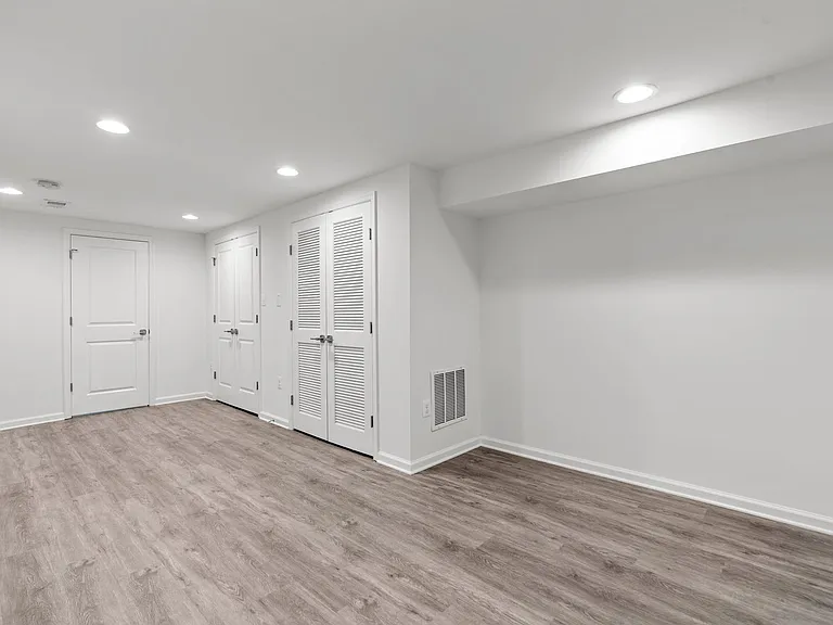 109 Devon Ct — Photo 26