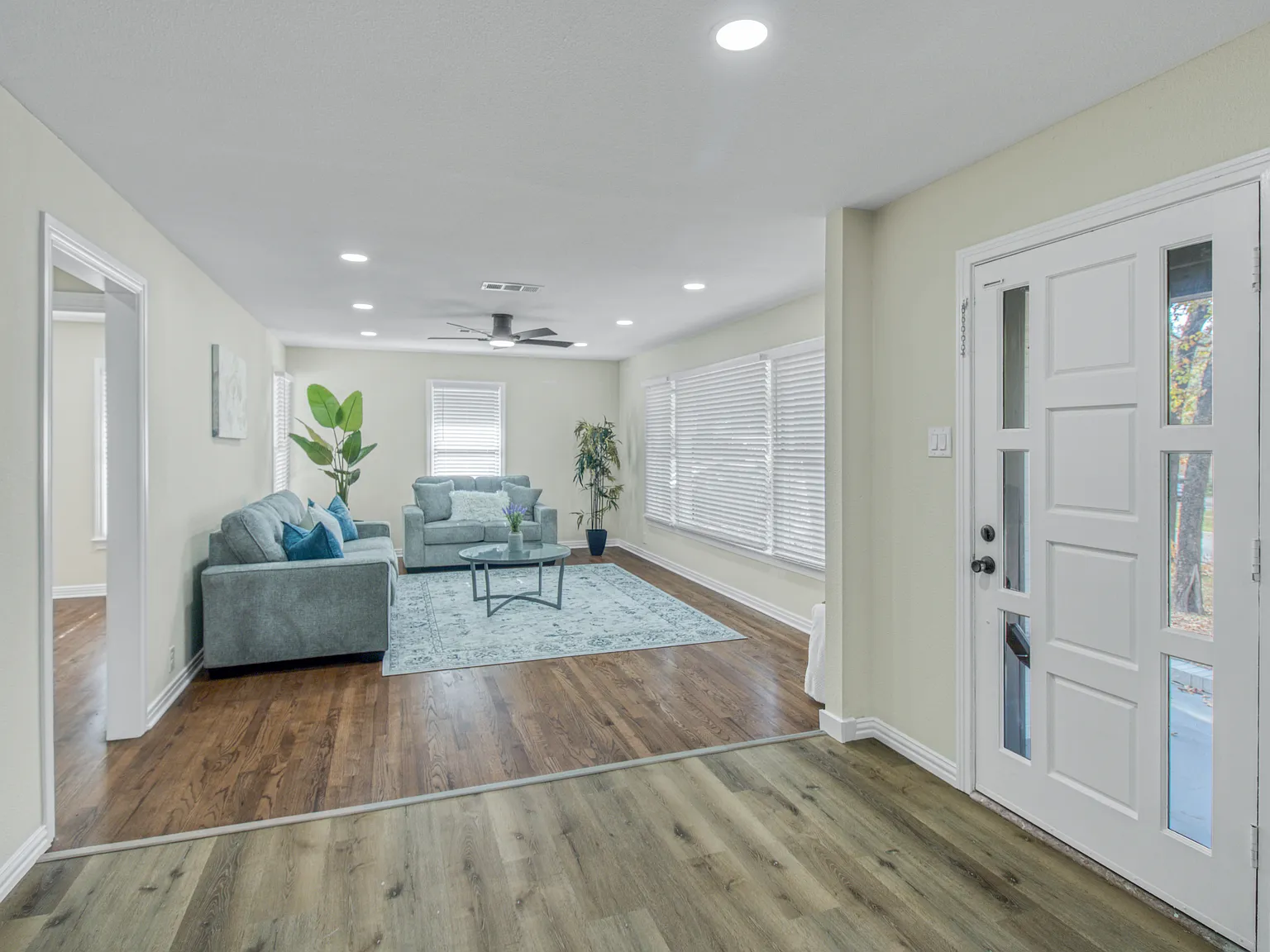 3 bed, 1595 sqft, $2,300 — Photo 4