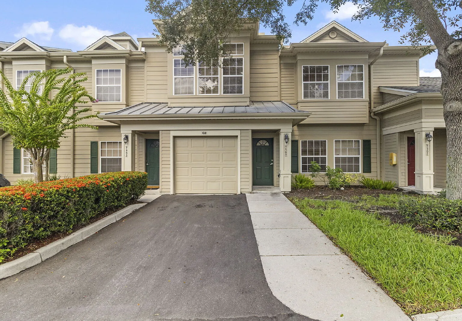 3 bed, 2.5 bath, 1282 sqft, $2,000 — Photo 1