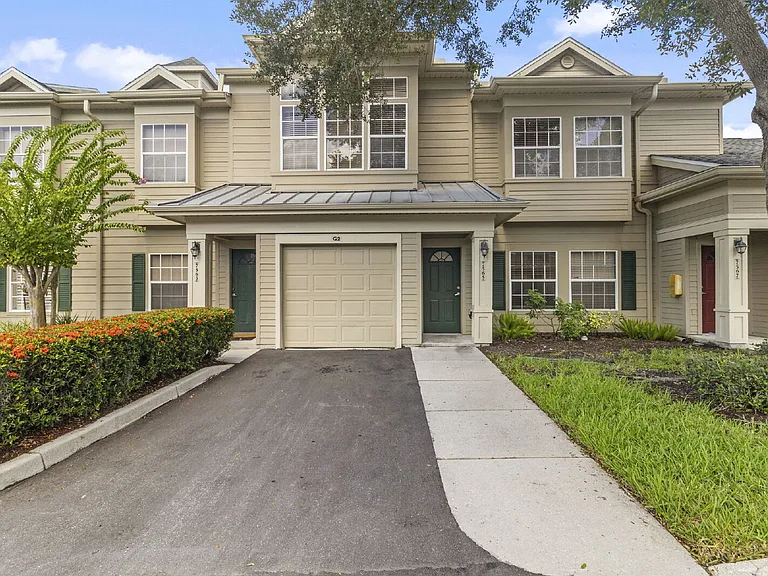 7565 Plantation Cir — Photo 1