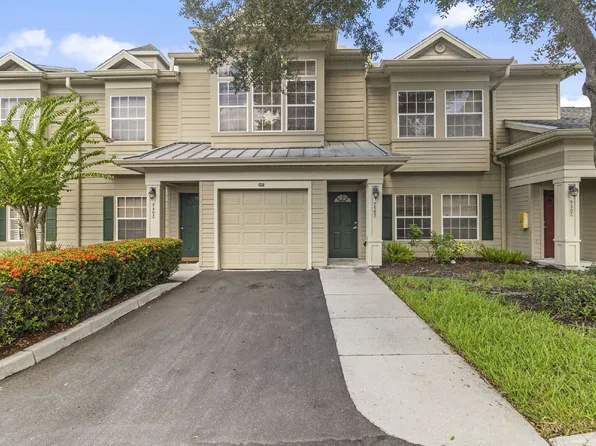 7565 Plantation Cir, University Park, FL 34201