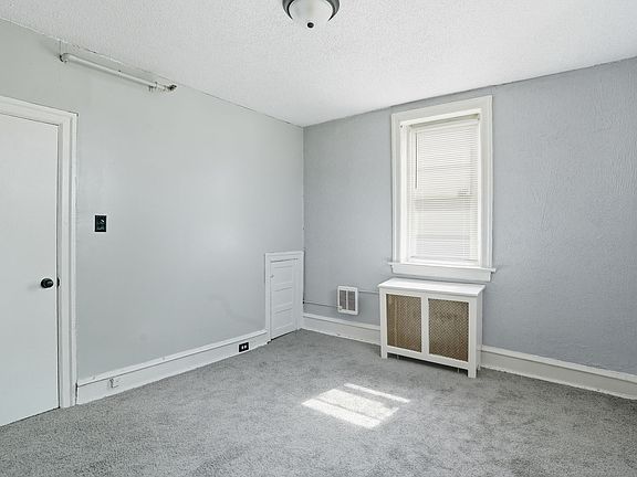 5th image of 1806 W Champlost St #104