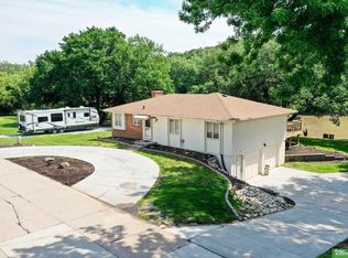 255 Riverside Dr, Waterloo, NE 68069