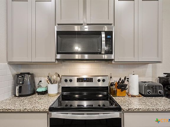 3rd image of 3903 Lorenzen Ct