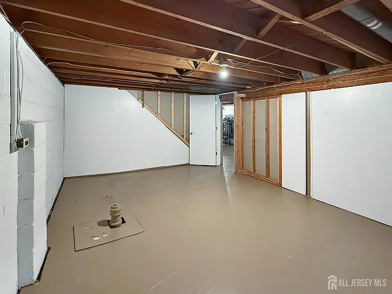 19 S Van Buren Ave — Photo 15