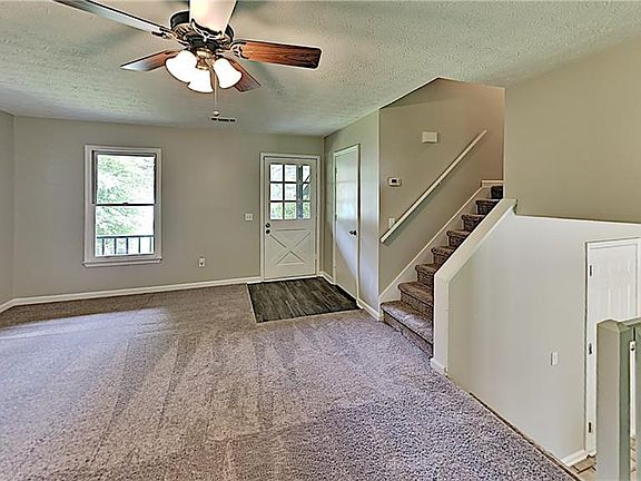 4th image of 469 Hearth Pl