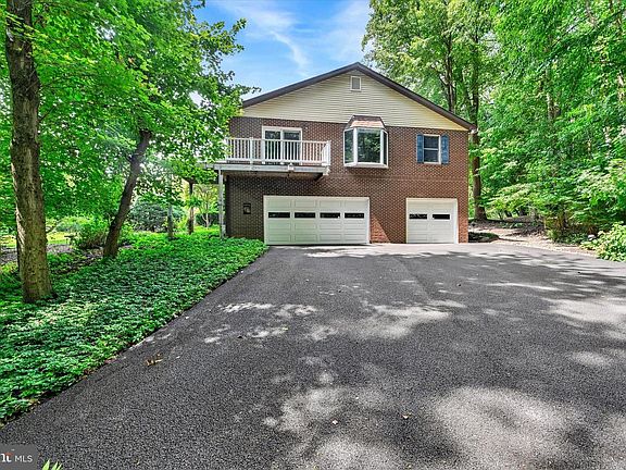 2nd image of 1152 Monkton Rd