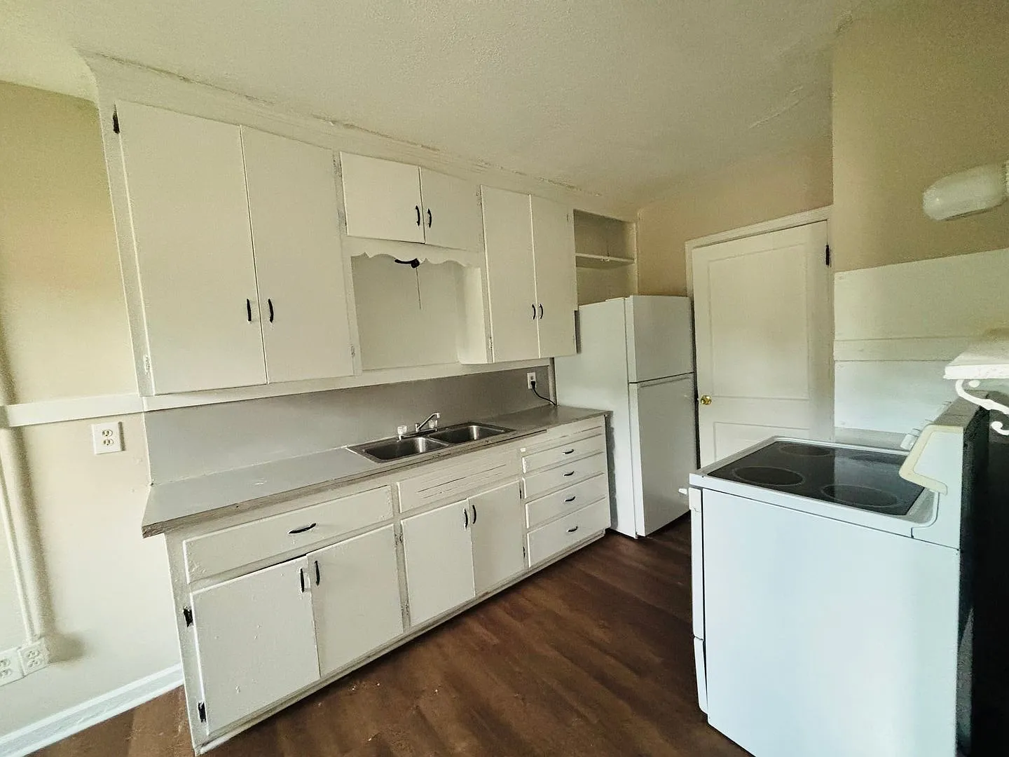 916-918 N Glendale Ave, Wichita, KS 67208 — Photo 3