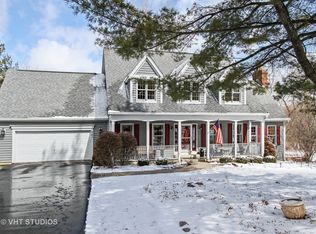 721 Saddle Rdg, Crystal Lake, IL 60012