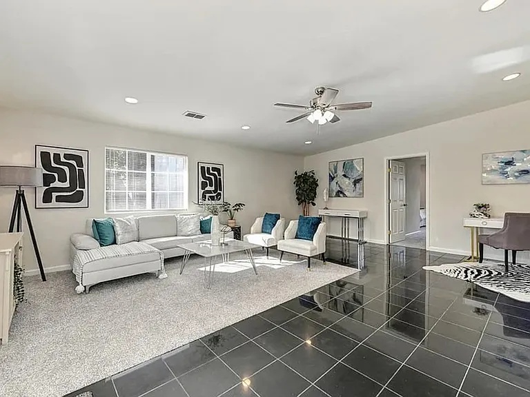 45 Sioc St — Photo 1