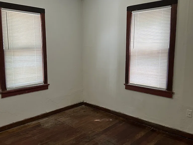 511 E Ward St — Photo 7
