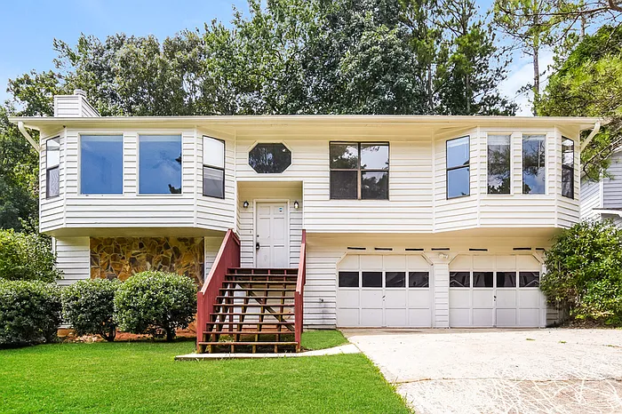 5975 Wellborn Trl — Photo 1
