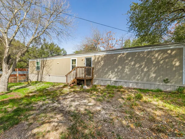 518 Gateway, Poteet, TX 78065