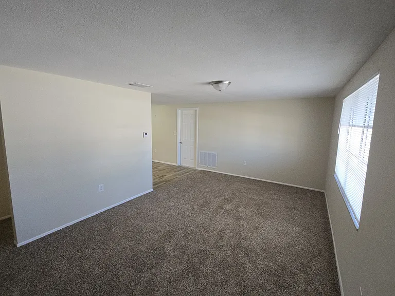 9240 Saint Regis Ln — Photo 9