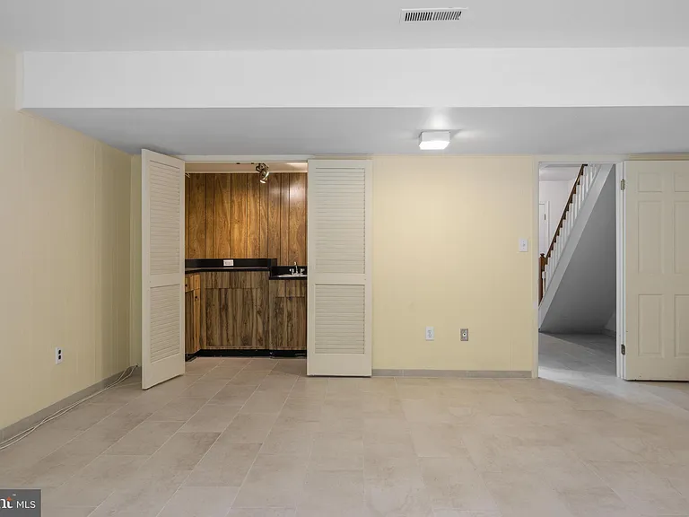 1260 Masters Dr — Photo 37