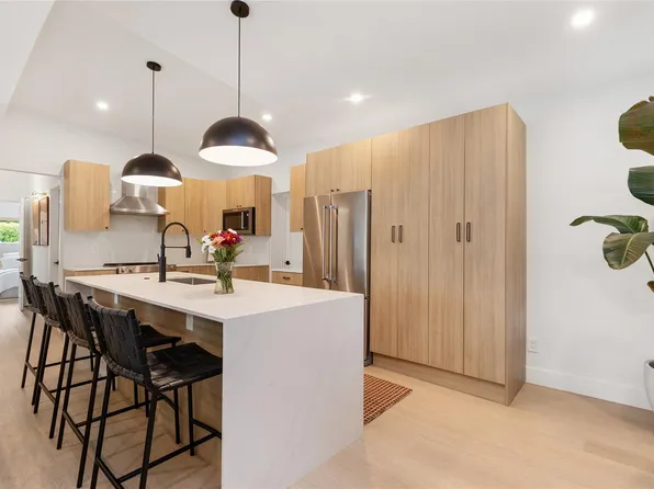 1080 E Country Club Circle, Plantation, FL 33317