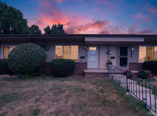 25325 Potomac Dr #3, South Lyon, MI 48178