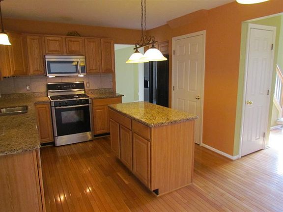 2nd image of 8853 Trillium Dr