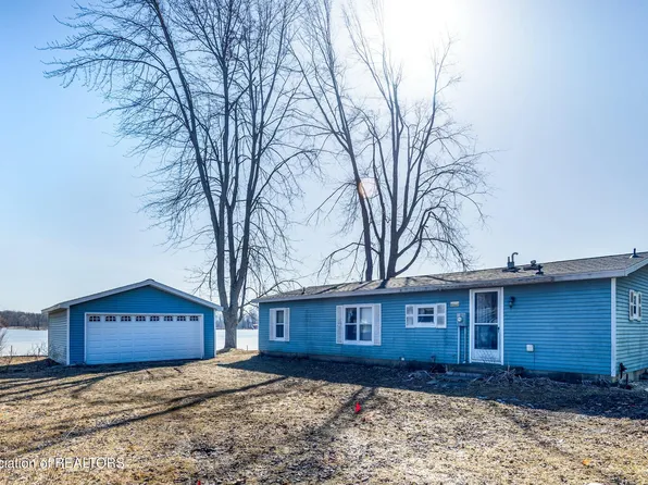 1060 Okray St, Clare, MI 48617