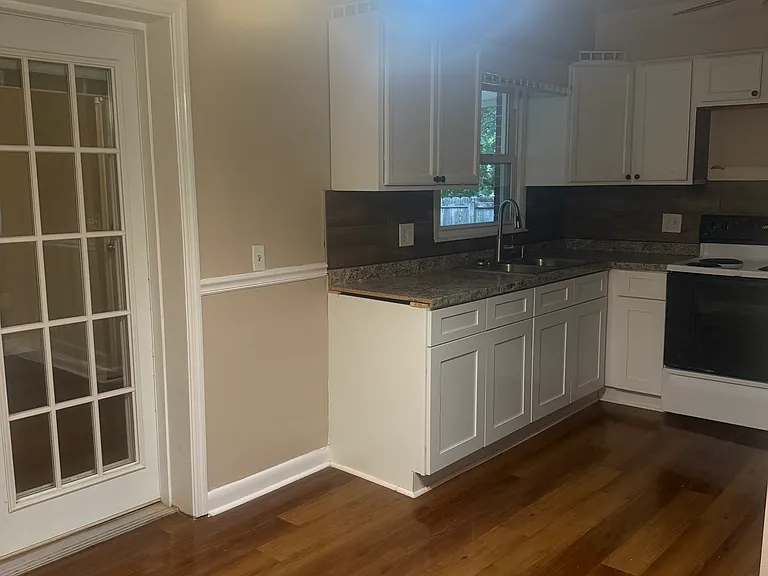 108 Stafford St — Photo 11