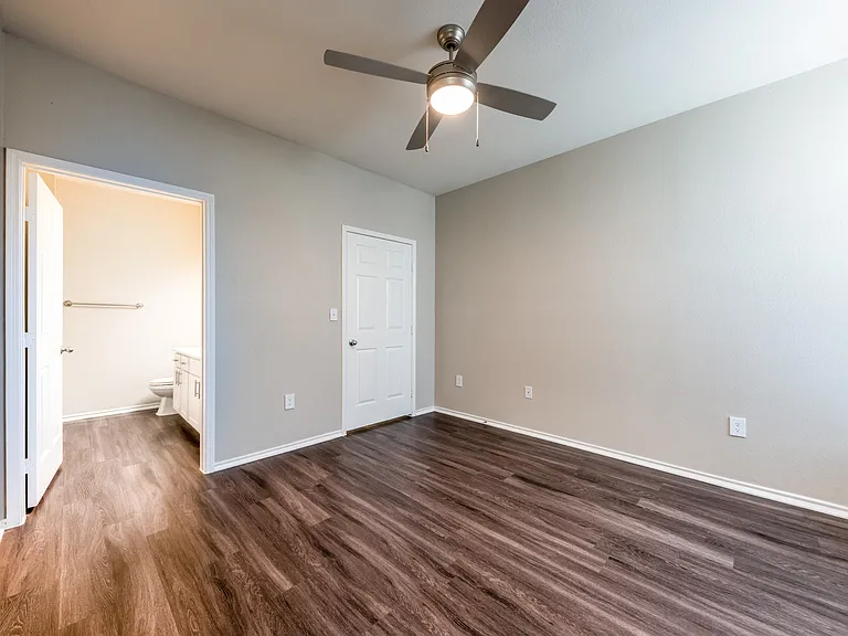 Regency Dell Ranch Apartments — Photo 24