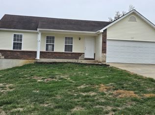 1016 Aventurine Ct, Warrenton, MO 63383