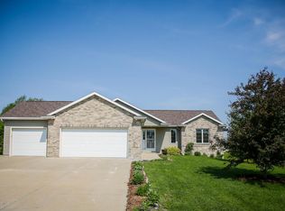 109 Sandstone Dr NW, Eyota, MN 55934