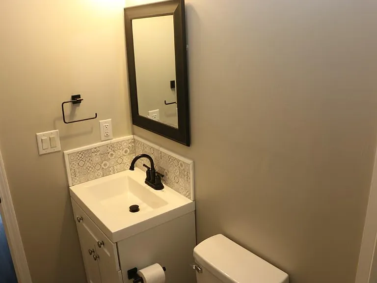 Hall bathroom in Unit B
