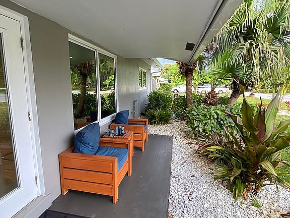 4th image of 675 NW 35th Ct