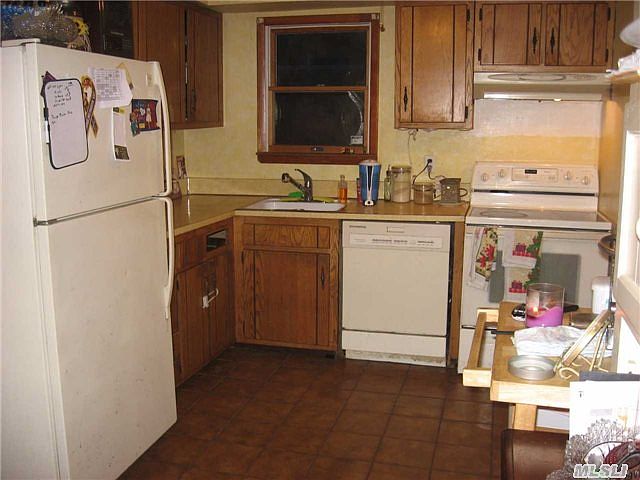 2nd image of 91 Baybright Dr E