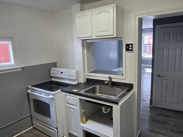 3513 Dillman St — Photo 6