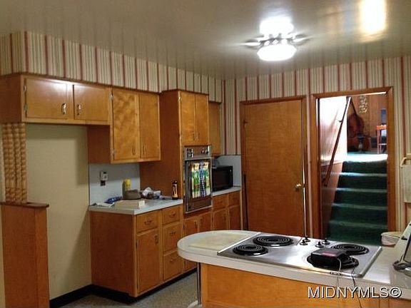 3rd image of 7 Bayberry Ln