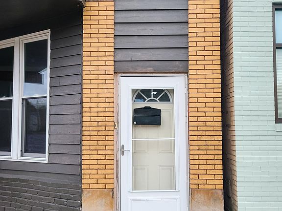Entrance to Apartment from Railroad Ave