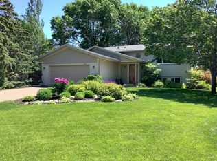 4234 Beaver Dam Rd, Eagan, MN 55122
