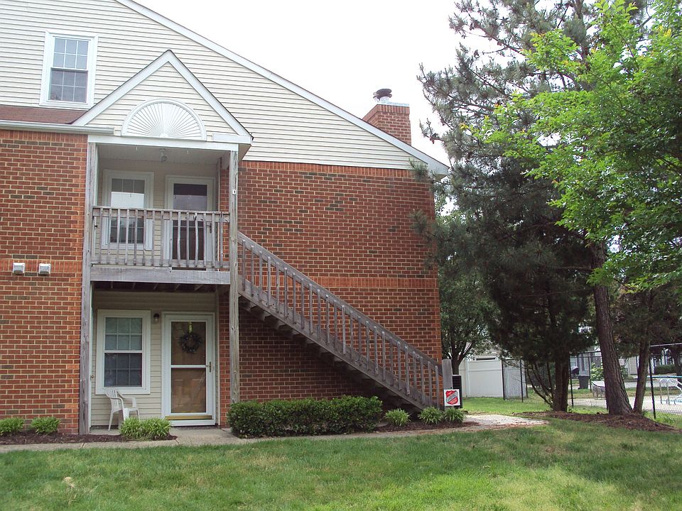 1st image of 213 Quarter Trl APT G