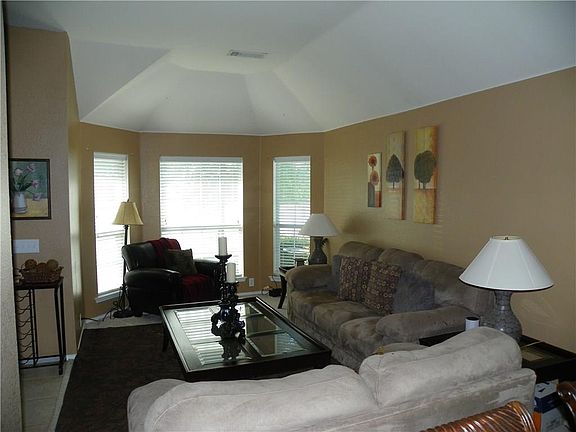 5th image of 1298 Highland Dr