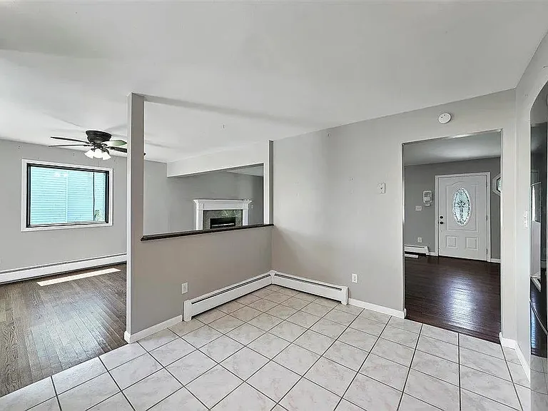 54 Capital Dr — Photo 23