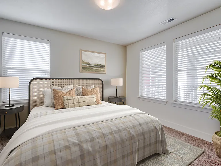 Mesa Falls Apartments — Photo 34