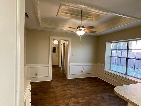4th image of 112 E Xanthisma Ave