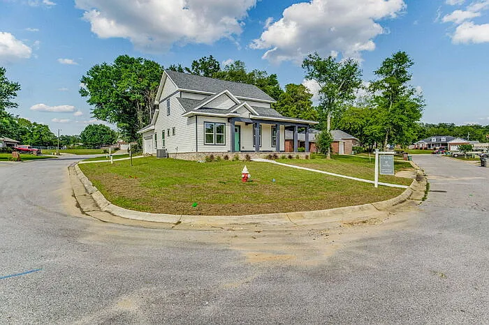 3 bed, 2.5 bath, 2171 sqft, $2,500 — Photo 1