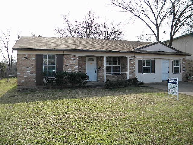 1st image of 14404 Oakwood Ln